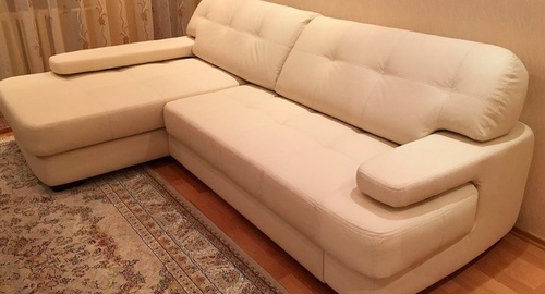 Обивка углового дивана.  Каргополь